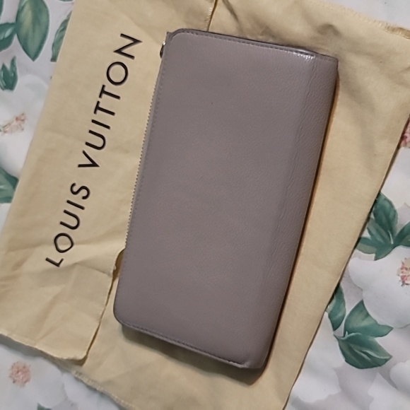 Louis Vuitton Grained Veau Cachemire Comete V Zippy Wallet Grey MI3165 +Dust Bag - Picture 3 of 15